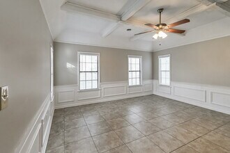 5100 Barkshire Dr in Memphis, TN - Foto de edificio - Building Photo