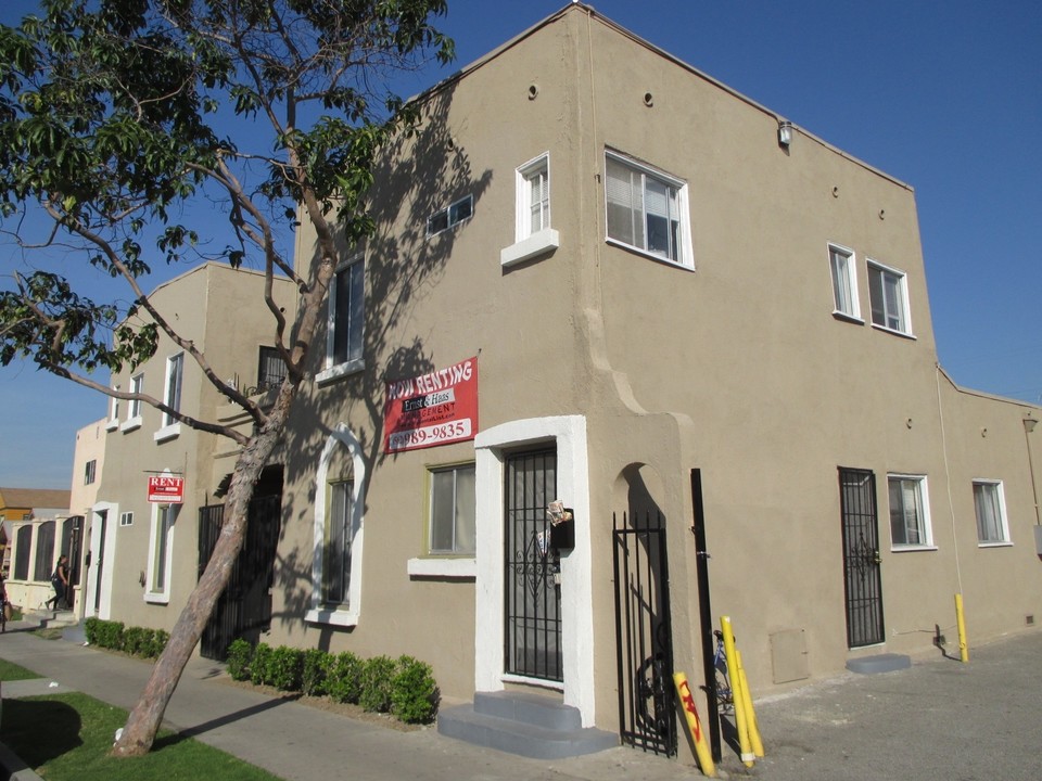 1436 Walnut Ave in Long Beach, CA - Building Photo