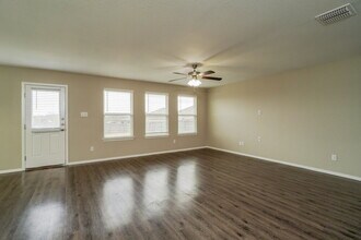 123 Fabarm Ln in New Braunfels, TX - Building Photo - Building Photo