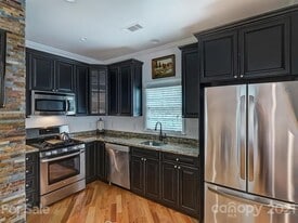 2018 S Wendover Rd, Unit Above Garage Apartment in Charlotte, NC - Building Photo