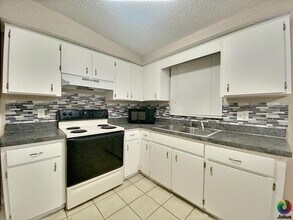 4047 Las Vegas Dr in New Port Richey, FL - Building Photo - Building Photo