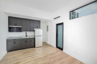 7801 Byron Ave in Miami Beach, FL - Building Photo - Interior Photo