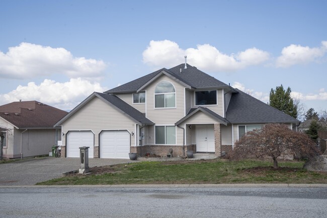 5533 Alpine Crescent in Chilliwack, BC - Building Photo - Building Photo