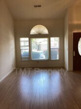 10188 Gatemont Cir in Elk Grove, CA - Building Photo - Building Photo