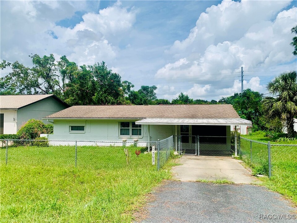 3503 E Suzie Ln in Inverness, FL - Building Photo