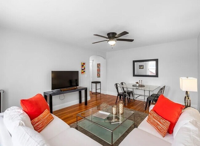 68 Linden St in Everett, MA - Building Photo - Building Photo