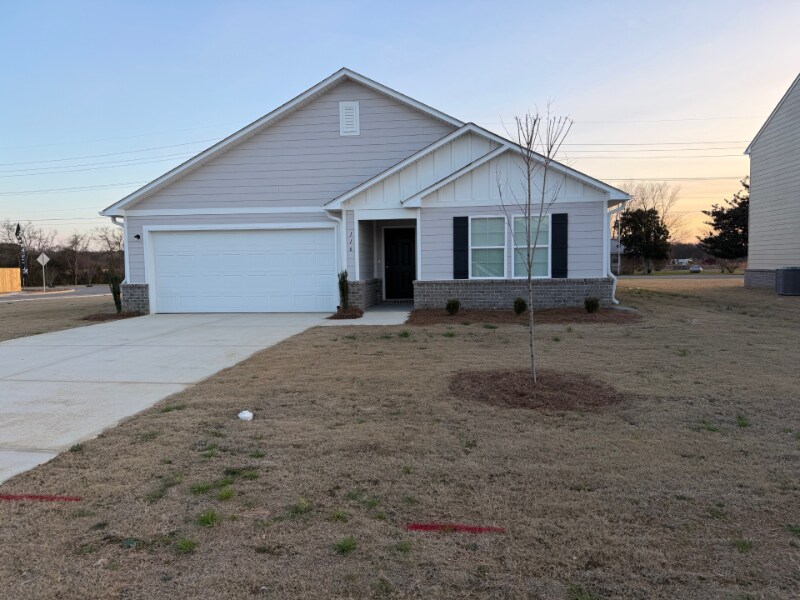 116 Vulcan St in Owens Cross Roads, AL - Foto de edificio