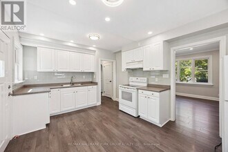 207 Maplehurst Ave in Toronto, ON - Building Photo - Building Photo
