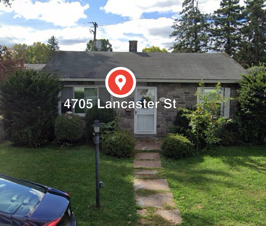 4705 Lancaster St in Harrisburg, PA - Building Photo