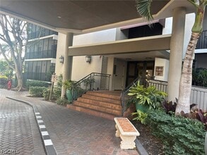 1900 Virginia Ave, Unit 103 in Ft. Myers, FL - Building Photo - Building Photo