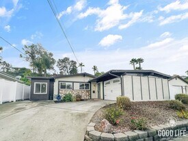 4959 Chateau Dr in San Diego, CA - Building Photo