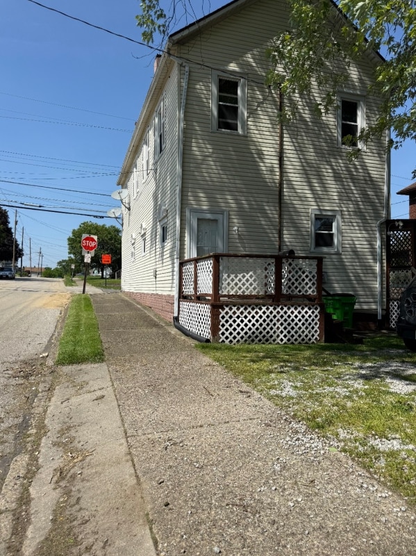 1010 W Tuscarawas Ave