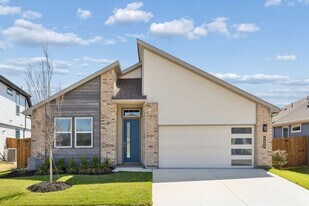 2609 McCormick St in Denton, TX - Building Photo