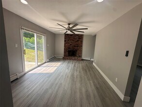 38 Dorothy St in Port Jefferson Station, NY - Building Photo - Building Photo