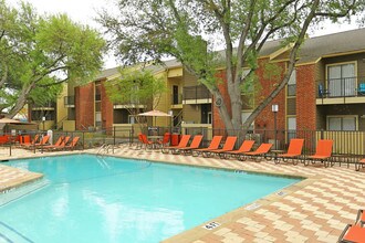 Garden Path Apartments Austin Tx For Rent Crestview Commons Apartments1 To 3 Bedroom 1455 2615 Building Photo