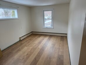 16 Pleasant St, Unit Unit 1 in Brunswick, ME - Foto de edificio - Building Photo