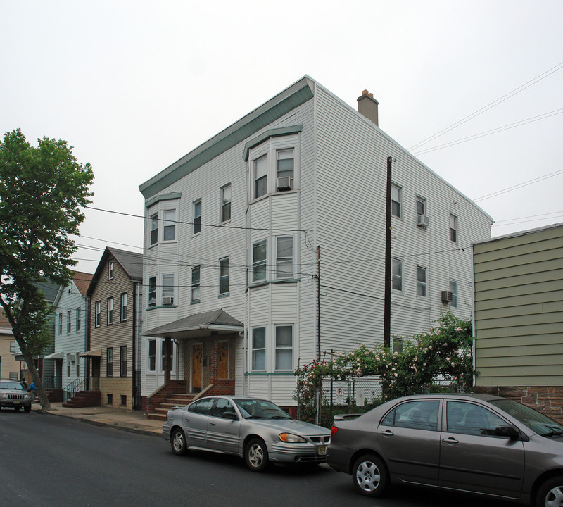 93 Niagara St in Newark, NJ - Building Photo