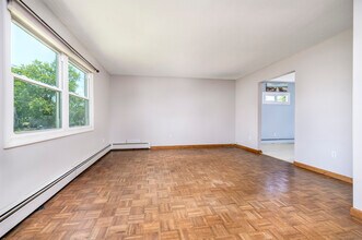 364 Peck Ave in West Haven, CT - Building Photo - Building Photo