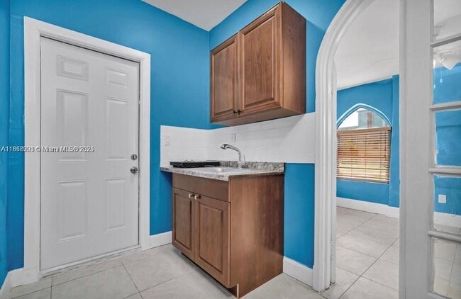 property at 613 Sharar Ave