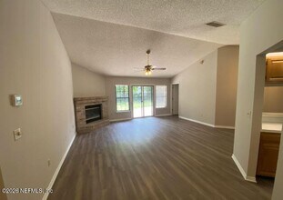 4836 Ashley Manor Way W in Jacksonville, FL - Building Photo - Building Photo