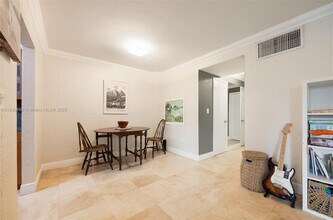 1030 9th St in Miami Beach, FL - Building Photo - Building Photo