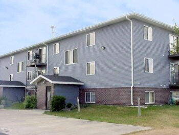 Southview Apartments in Moorhead, MN - Building Photo