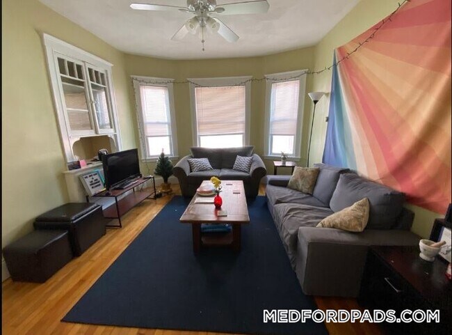 63 Frederick Ave in Medford, MA - Building Photo - Building Photo