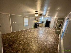 206 York Dr in Middlebury, IN - Building Photo - Building Photo