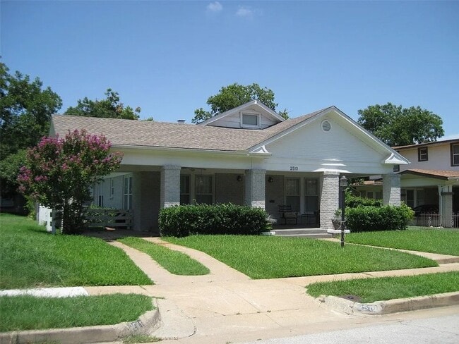 property at 2510 Wabash Ave