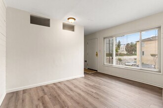 1905 E 29th St-Unit -1905 in Oakland, CA - Building Photo - Building Photo