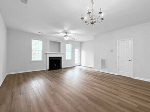 4417 Log Cabin Dr in Raleigh, NC - Building Photo - Building Photo