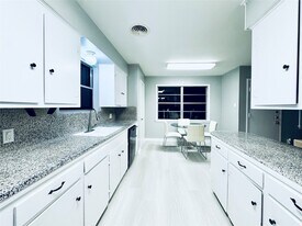 6410 Neff St in Houston, TX - Building Photo