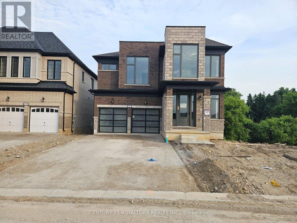 157 Harwood Ave in Woodstock, ON - Building Photo