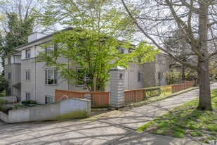 Ivy Ridge Apartments in Seattle, WA - Building Photo