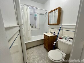 231 Park Dr, Unit 22 in Boston, MA - Foto de edificio - Building Photo
