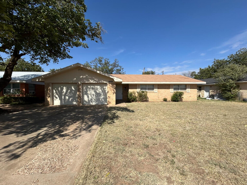 4702 31st St in Lubbock, TX - Building Photo