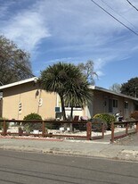 9 10th St in Santa Rosa, CA - Building Photo