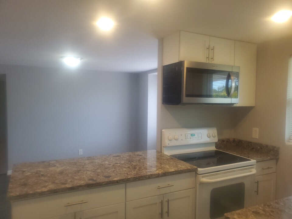 3310 Jackson St N, Unit B in St. Petersburg, FL - Foto de edificio