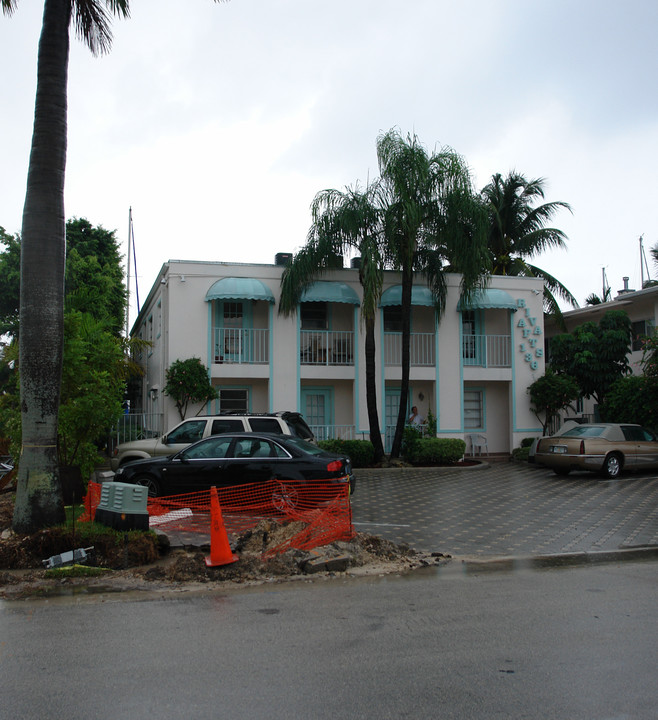 136 Isle Of Venice Dr in Fort Lauderdale, FL - Foto de edificio