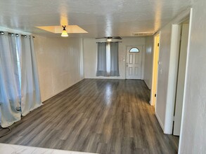 877 Joyce Ave in Merced, CA - Building Photo - Building Photo