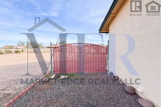 10388 W Fernando Dr in Arizona City, AZ - Building Photo - Building Photo