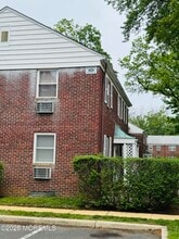 146 Manor Dr in Red Bank, NJ - Building Photo - Building Photo