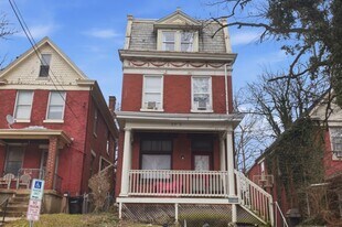 2342 Stratford Ave in Cincinnati, OH - Building Photo