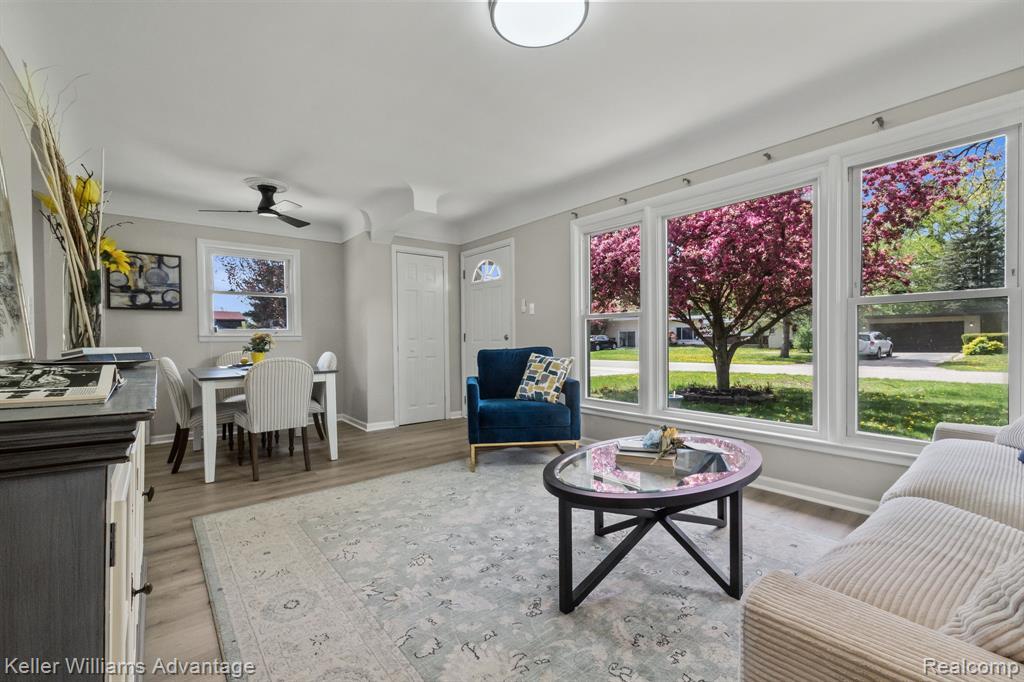 18840 Susanna Dr in Livonia, MI - Building Photo