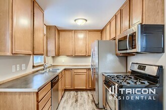 7025 Drew Ave N in Minneapolis, MN - Building Photo - Building Photo