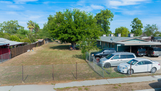 2519 S Rowell Ave in Fresno, CA - Building Photo - Building Photo