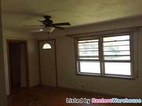 2327 17th Ave NW in New Brighton, MN - Foto de edificio - Building Photo