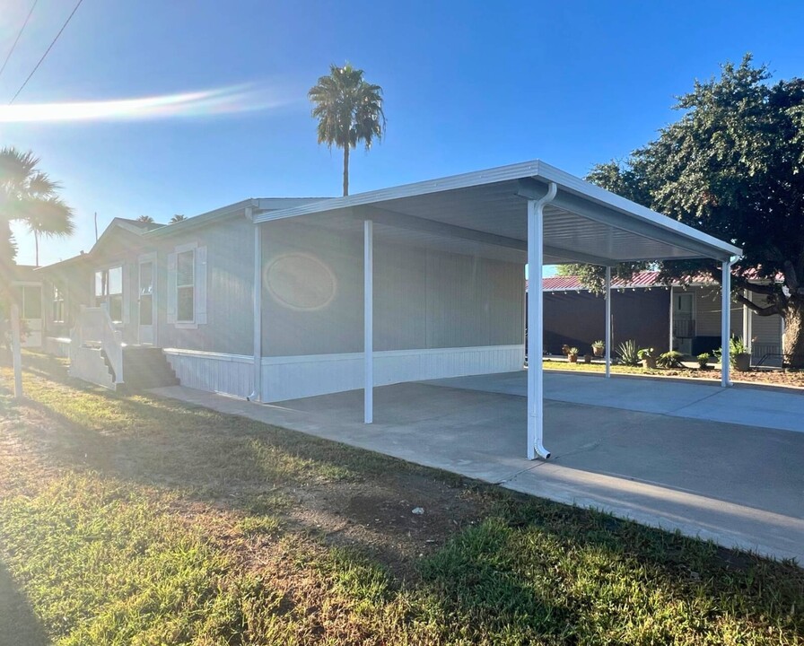 527 Caroline St in Mercedes, TX - Foto de edificio