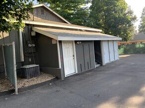 13076 Ridge Rd in Grass Valley, CA - Building Photo - Building Photo