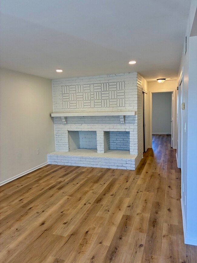 3408 SW Burnett Rd, Unit C